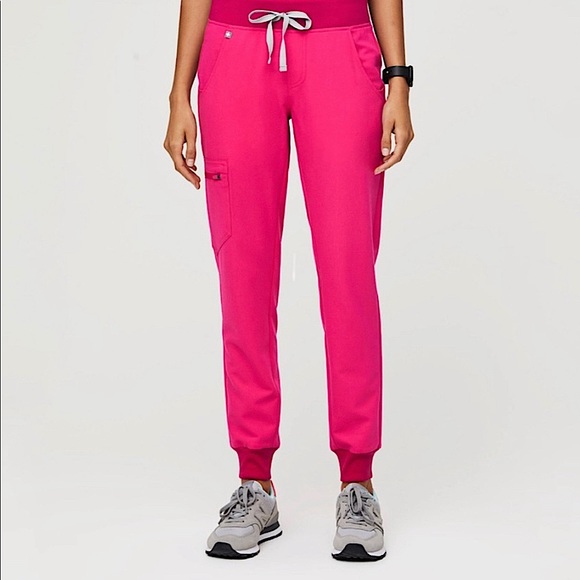 Figs shocking pink large petite